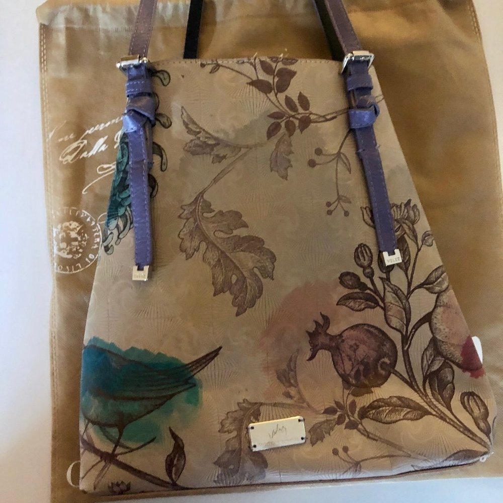 STUNNING LEATHER COLOMBIAN VELEZ BAG